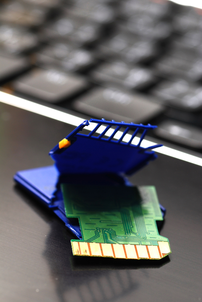 Damage SD card on laptop